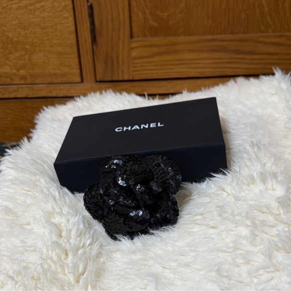 Black Camellia Sequin Brooch,All Products : American Fashion Style Bags On Sale